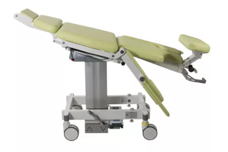 Mammografistol i chockläge mot vit bakgrund