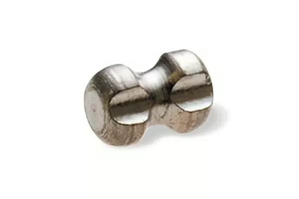 Timglasformad biopsiplatsmarkör mot vit bakgrund