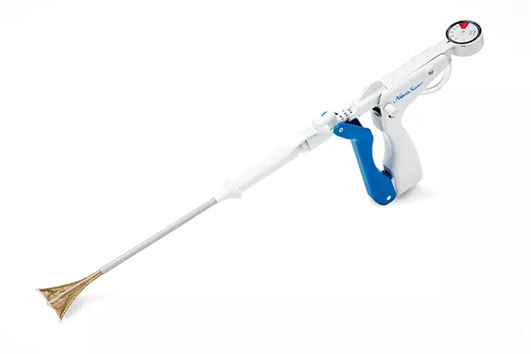 NovaSure-Advanced bild mot vit bakgrund